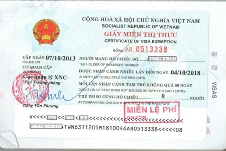 Giấy miễn thị thực cho người Việt Nam định cư ở nước ngoài